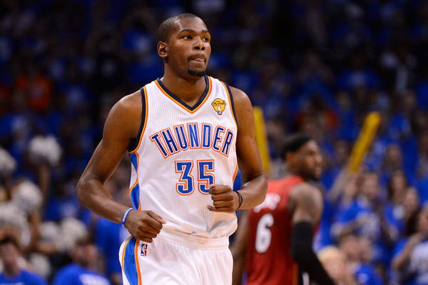 我们在场外 我们在场外